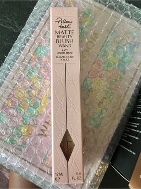 Charlotte Tilbury Pillow Talk Matte Beauty Blush Wand